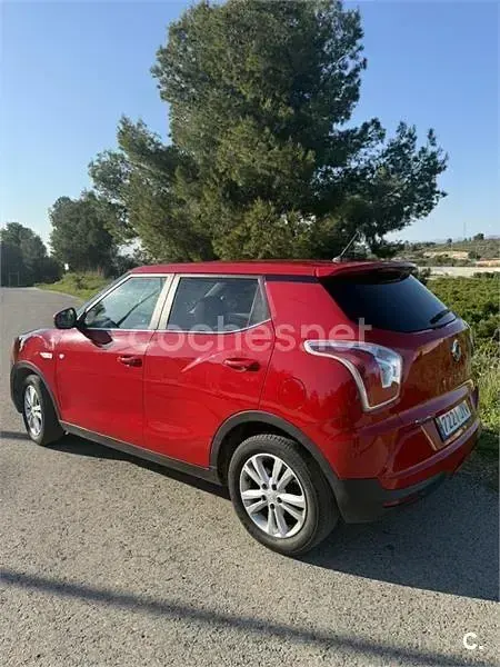 Usado SsangYong Tivoli Limited 115 CV (84 kW) 2017 Rojo SUV