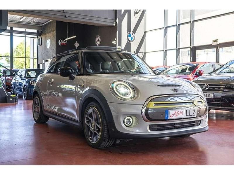 Usado Mini Cooper SE 135 kW (184 CV) 2020 Plateado Utilitario