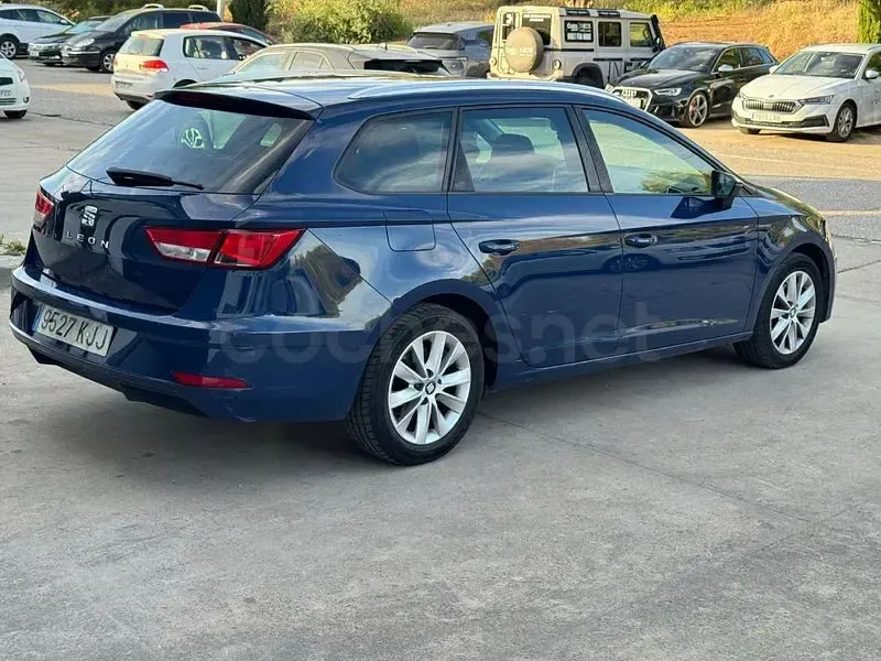 Usado Seat Leon Style 150 CV (110 kW) 2018 Azul Familiar