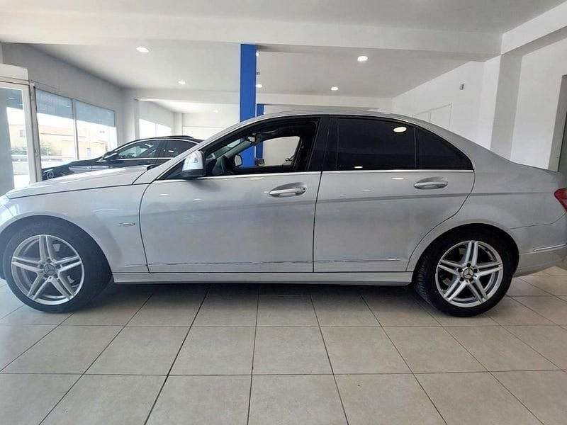 Usado Mercedes C220 Elegance 170 HP (125 kW) 2007 Cinzento Sedan