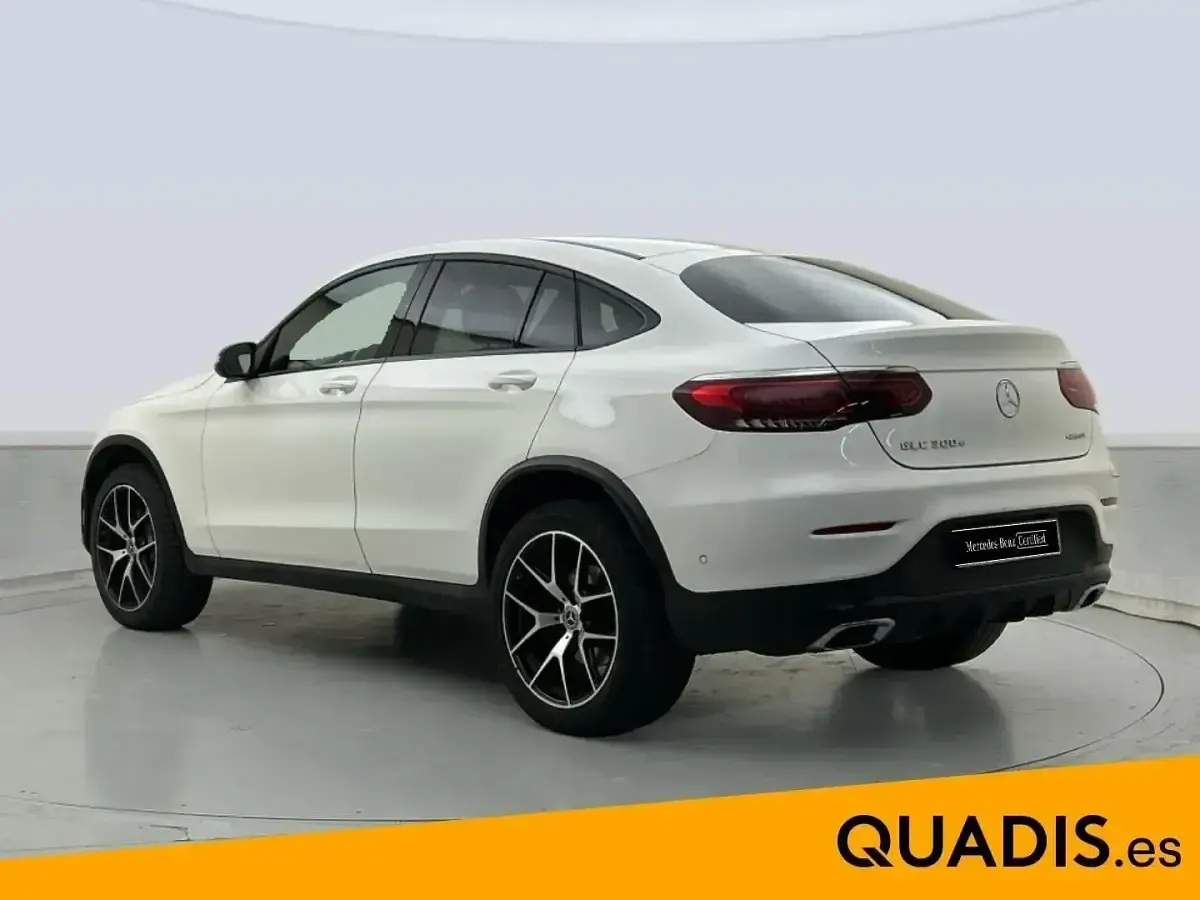 Usado Mercedes GLC300e 320 CV (235 kW) 2023 Blanco polar SUV