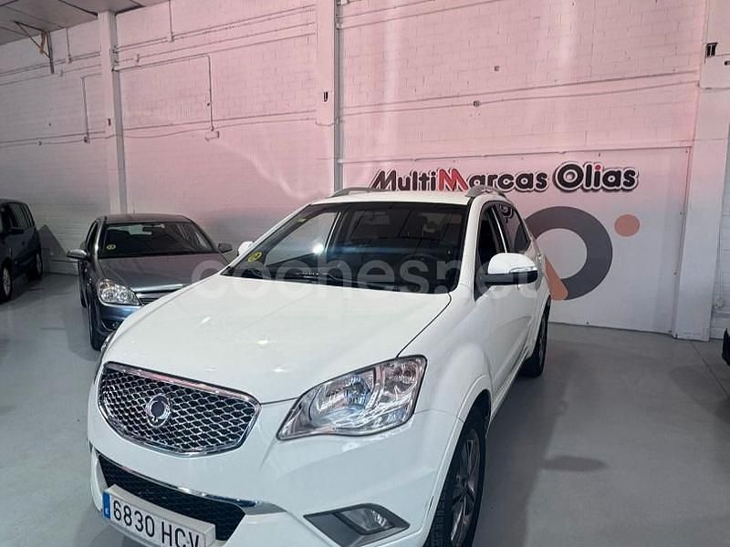 Blanco Usado 2011 Ssangyong (KGM) Korando SUV | 7499 € - Imagen 1/4