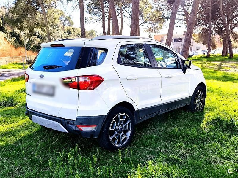 Usado Ford Ecosport Titanium 95 CV (69 kW) 2015 Blanco SUV