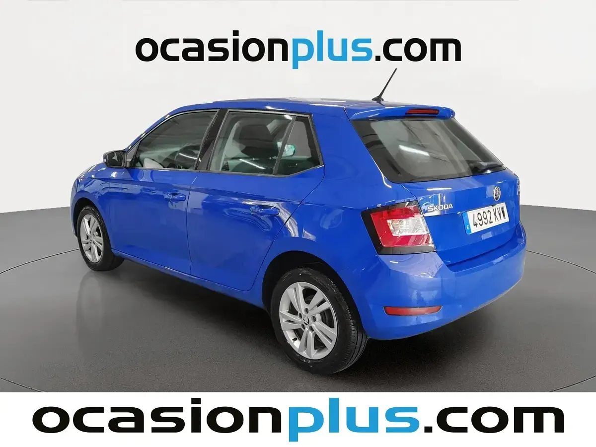 Usado Skoda Fabia 75 CV (55 kW) 2019 Azul Utilitario