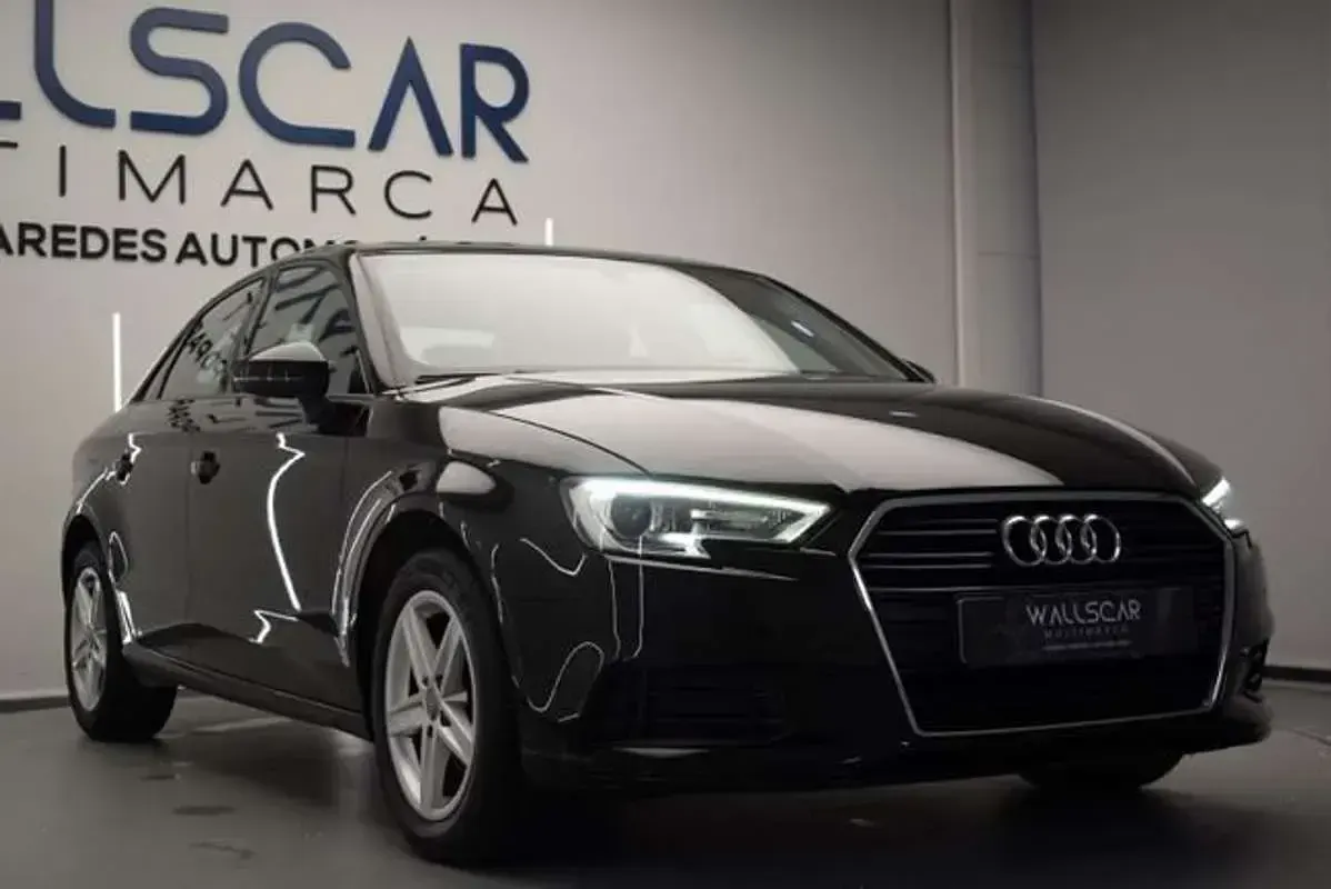 Usado Audi A3 Premium 116 CV (85 kW) 2018 Negro Berlina