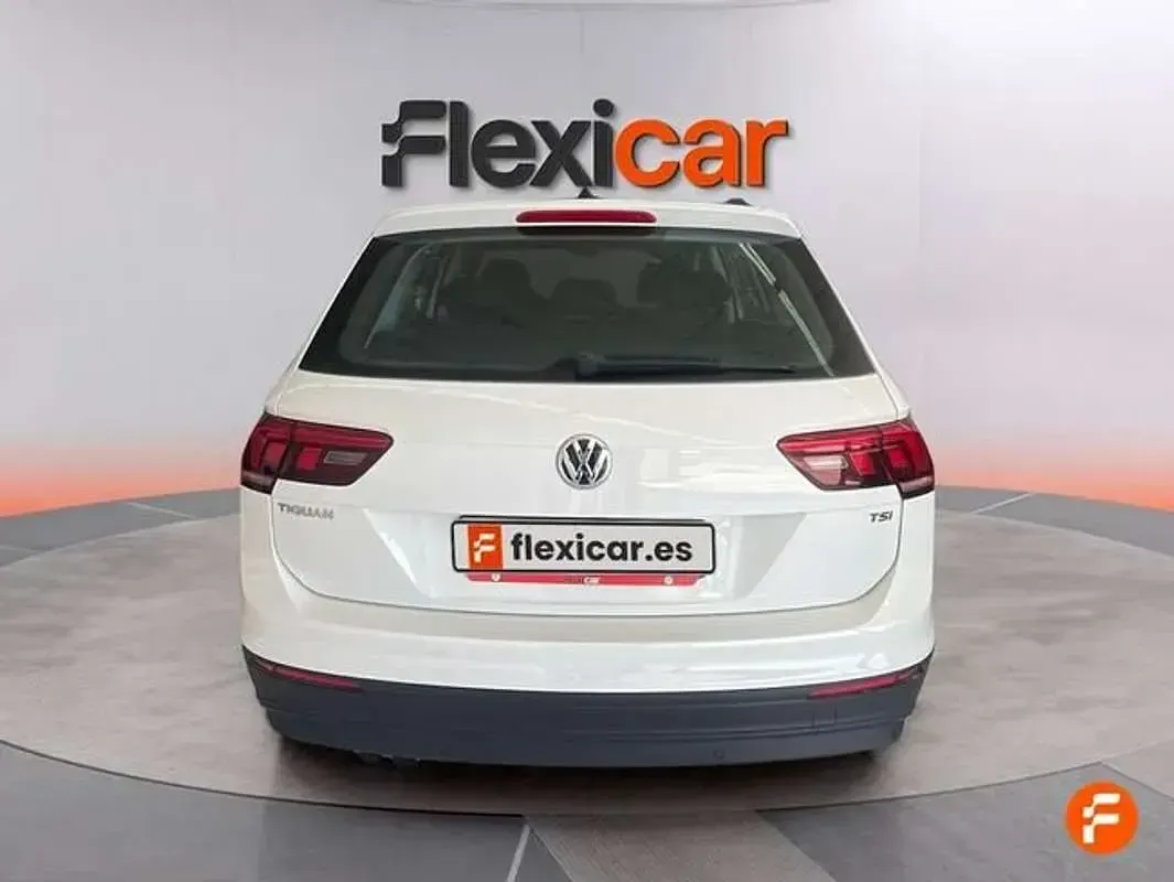 Usado VW Tiguan Edition 125 CV (91 kW) 2017 Blanco SUV