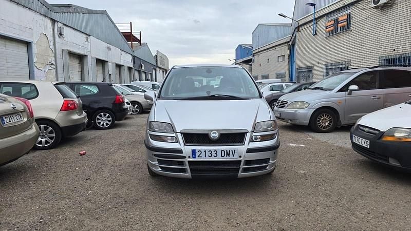 Usado Fiat Ulysse Emotion 128 CV (94 kW) 2005 Gris Monovolumen