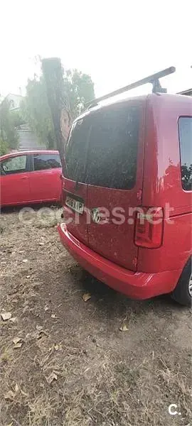 Usado VW Caddy 102 CV (75 kW) 2019 Rojo Monovolumen