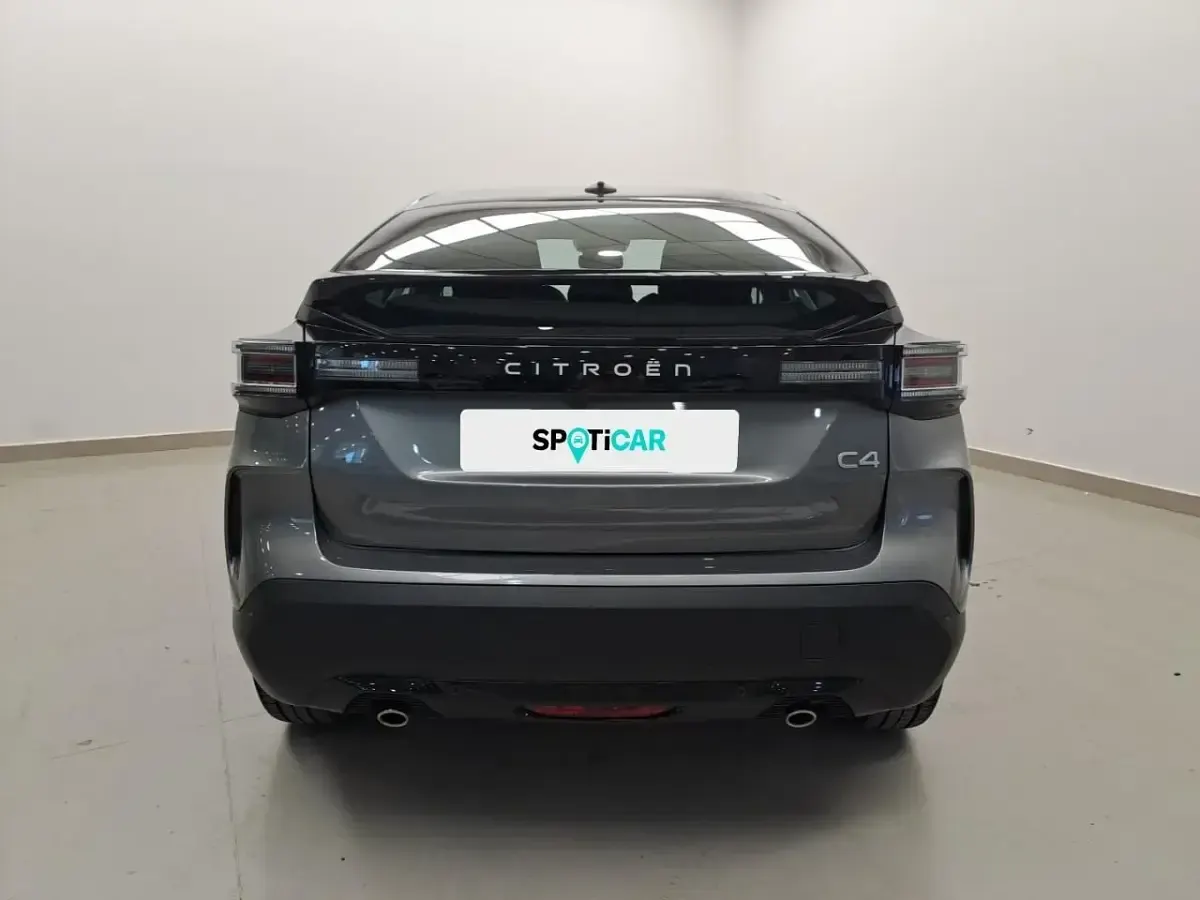 Usado Citroën C4 137 CV (100 kW) 2025 Gris SUV
