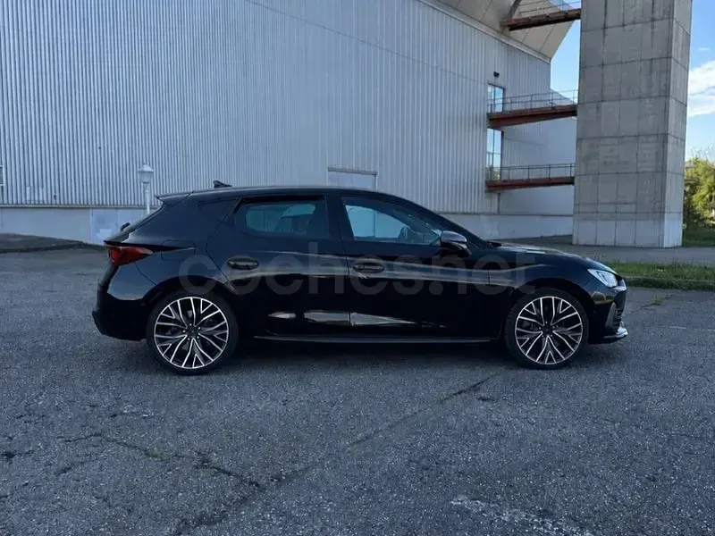 Usado Cupra Leon VZ 245 CV (180 kW) 2023 Negro Berlina