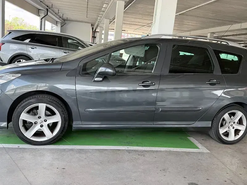 Usado Peugeot 308 SW Premium 110 CV (80 kW) 2010 Gris / plata Familiar
