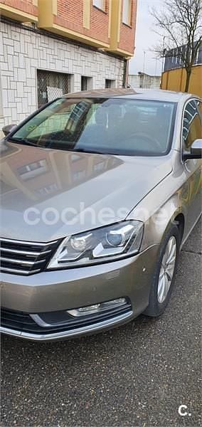 Usado VW Passat Edition 140 CV (102 kW) 2013 Beige Berlina