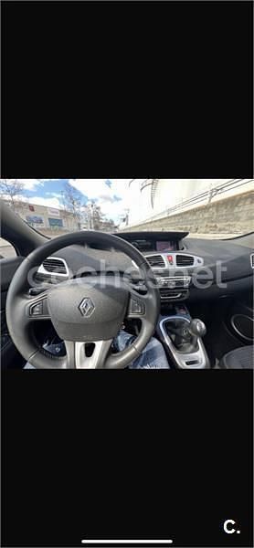 Gris / plata Usado 2010 Renault Scénic III Monovolumen | 6000 € (Un poco caro) - Imagen 1/3