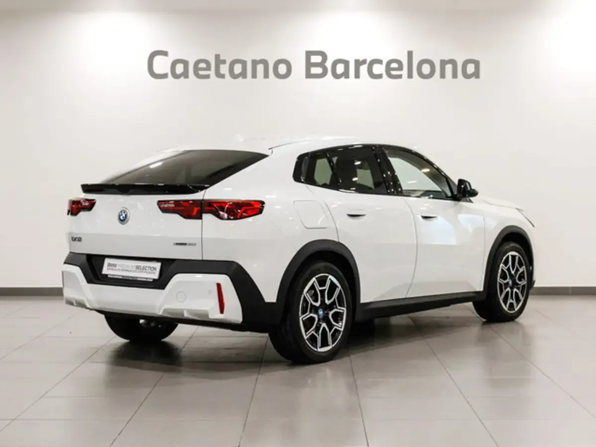 Usado BMW iX2 Comfort Edition 230 kW (313 CV) 2025 Blanco SUV