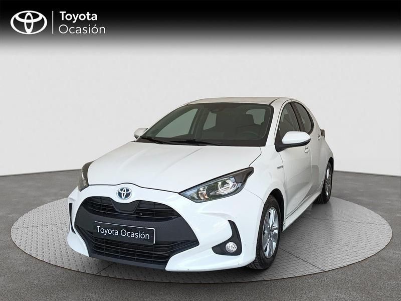 Blanco Usado 2021 Toyota Yaris Hybrid Active Berlina | 17.600 € (Precio justo) - Imagen 1/4