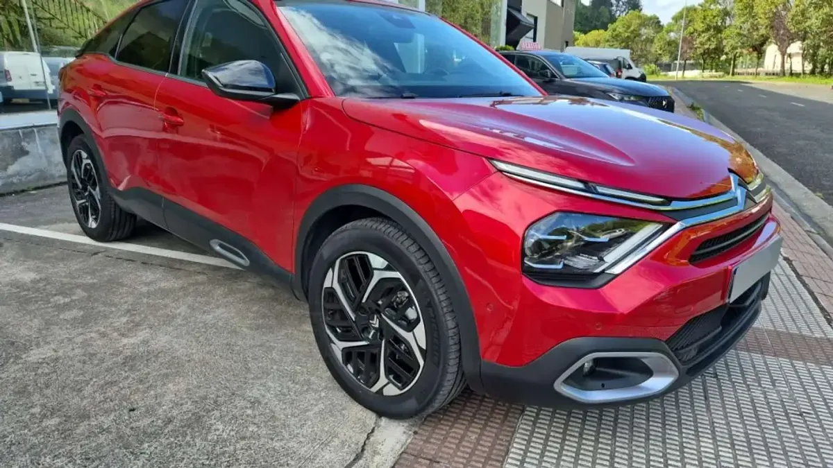 Usado Citroën C4 131 CV (96 kW) 2024 Rojo SUV