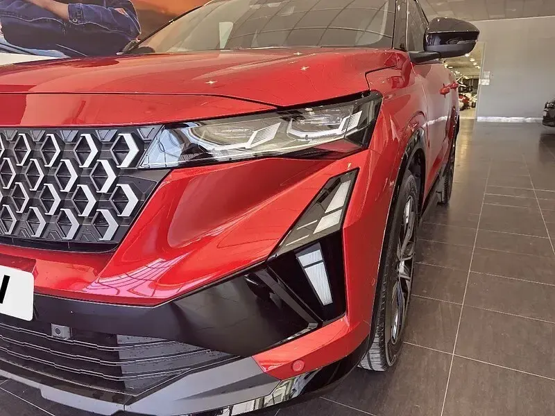 Usado Renault Austral Techno 131 CV (96 kW) 2026 Rojo SUV