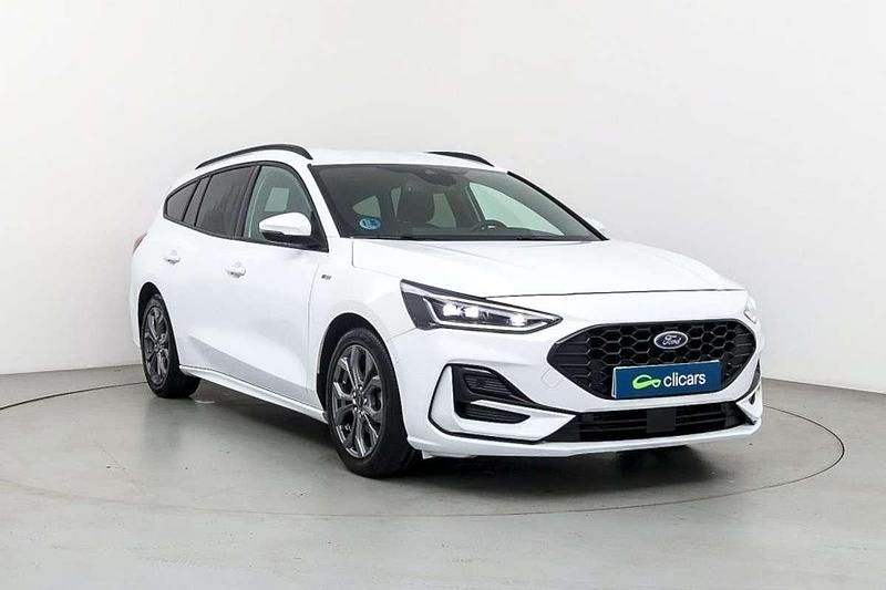 Usado Ford Focus ST-Line 155 CV (114 kW) 2022 Blanco Familiar