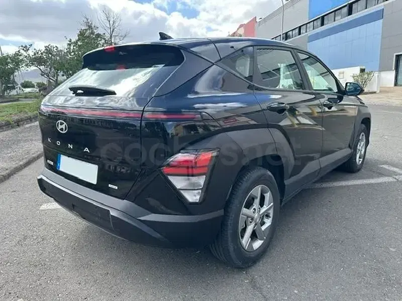 Usado Hyundai Kona 141 CV (103 kW) 2024 Negro SUV