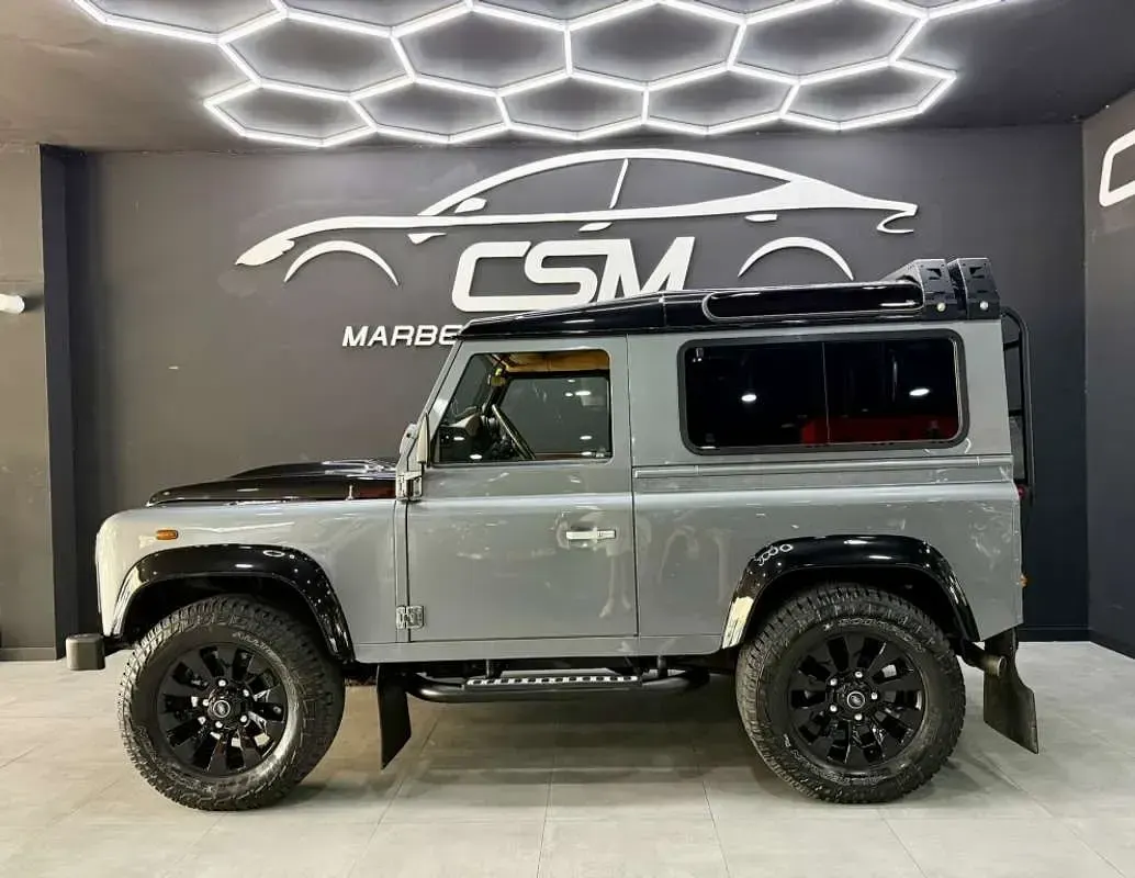 Usado Land Rover Defender 122 CV (89 kW) 2014 Gris Familiar