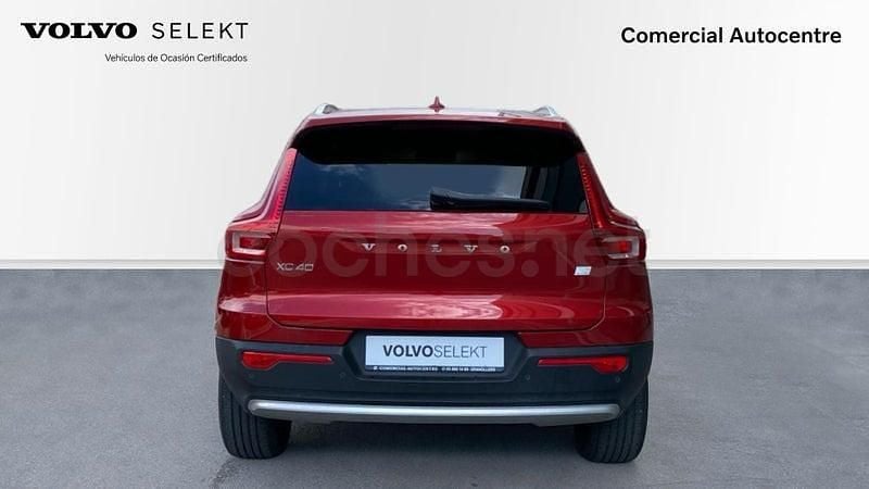Usado Volvo XC40 Core 211 CV (155 kW) 2024 Rojo SUV