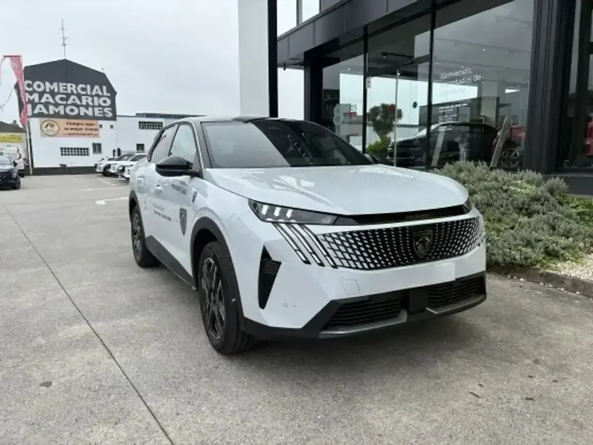 Usado Peugeot 3008 GT 136 CV (100 kW) 2025 Blanco SUV