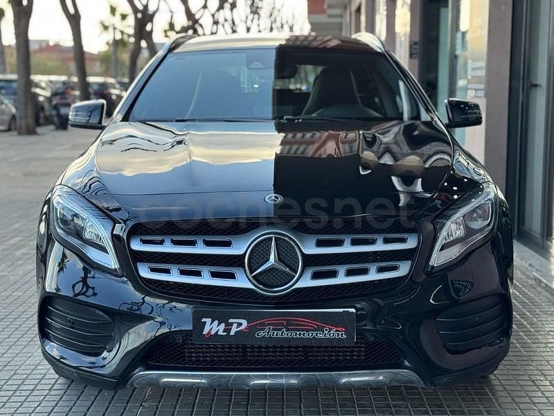 Usado Mercedes GLA180 122 CV (89 kW) 2019 Negro SUV