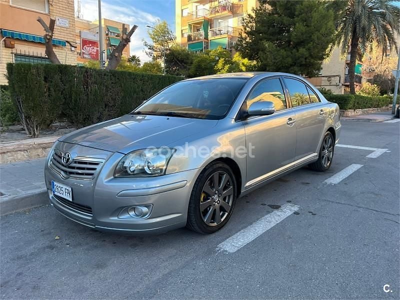 Gris / plata Usado 2007 Toyota Avensis Executive Berlina | 4000 € (Precio justo) - Imagen 1/4