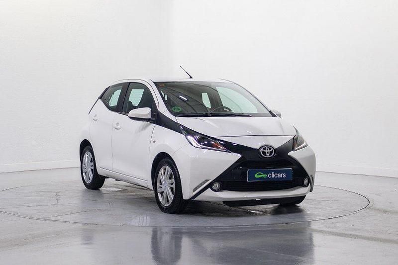 Usado Toyota Aygo X-cite 72 CV (52 kW) 2016 Blanco Utilitario