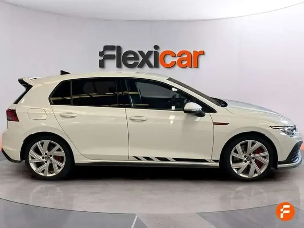 Usado VW Golf VIII GTI 300 CV (220 kW) 2022 Blanco Utilitario