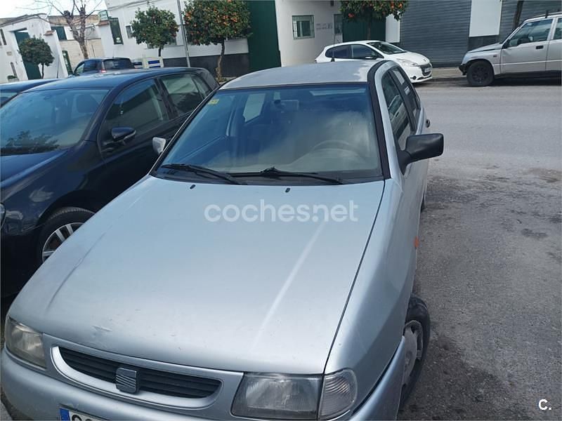 Usado Seat Ibiza 60 CV (44 kW) 1998 Gris / plata Utilitario