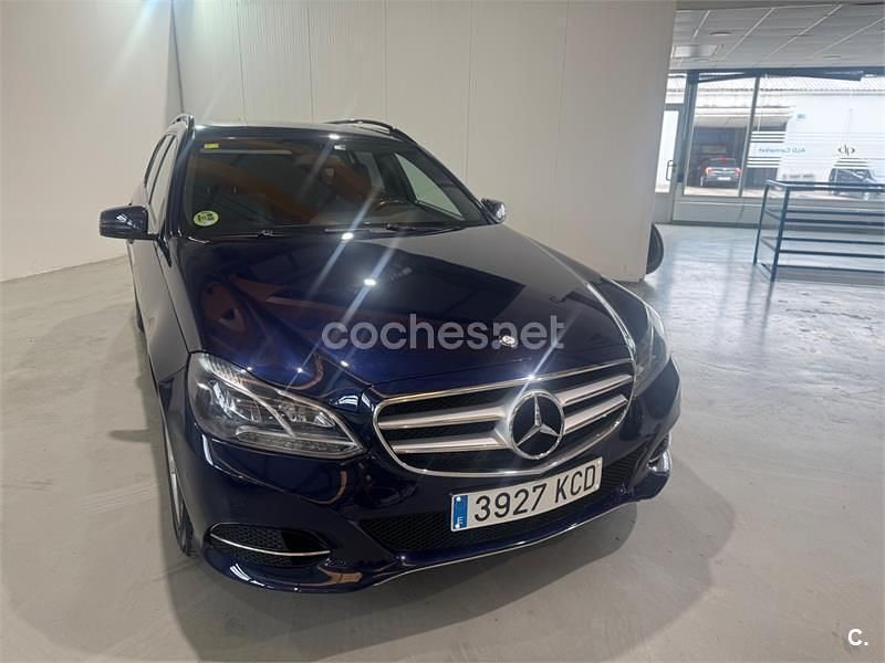 Usado Mercedes E220 Avantgarde 170 CV (125 kW) 2014 Azul Familiar