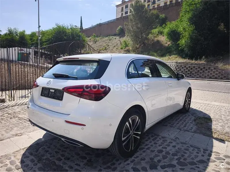 Usado Mercedes A180 136 CV (100 kW) 2023 Blanco Berlina