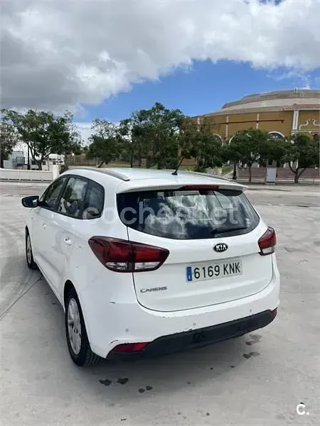 Usado Kia Carens 135 CV (99 kW) 2018 Blanco Monovolumen