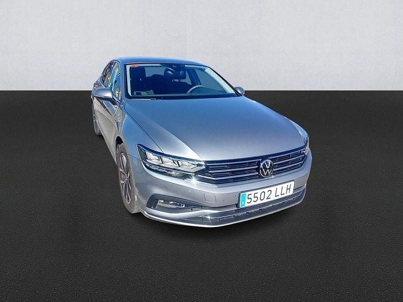 Usado VW Passat Executive 122 CV (89 kW) 2020 Gris Berlina