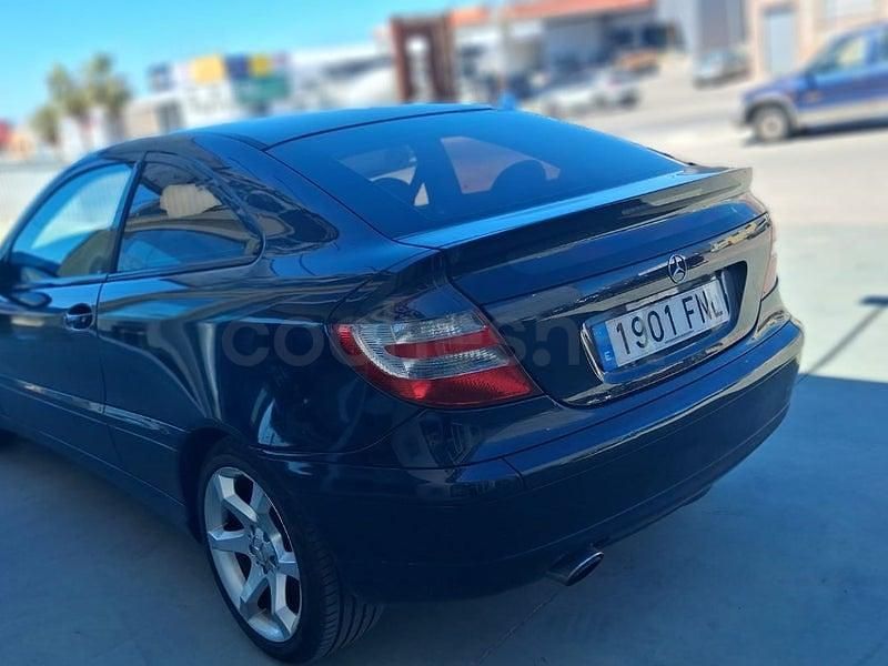 Usado Mercedes C200 Sport Edition 122 CV (89 kW) 2007 Negro Berlina