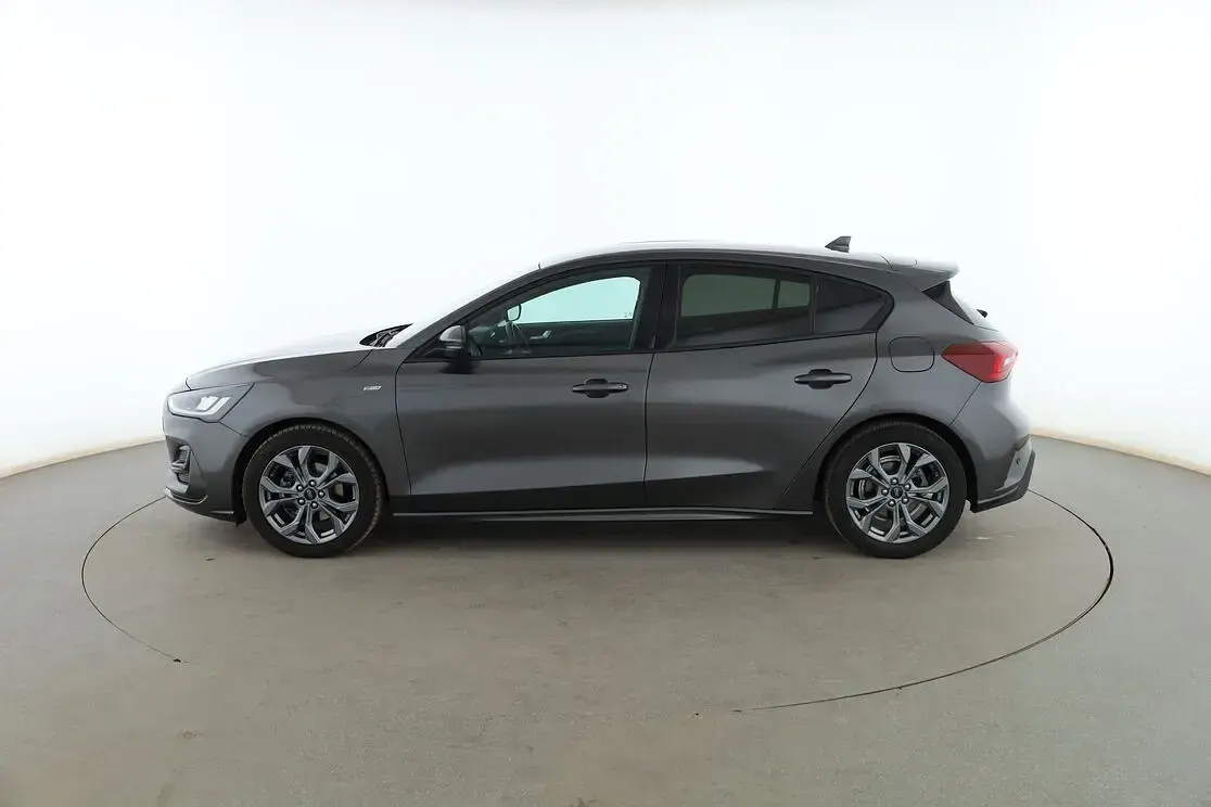 Usado Ford Focus ST-Line 155 CV (114 kW) 2023 Gris Berlina