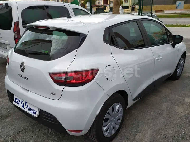 Usado Renault Clio IV Business 75 CV (55 kW) 2018 Blanco Berlina