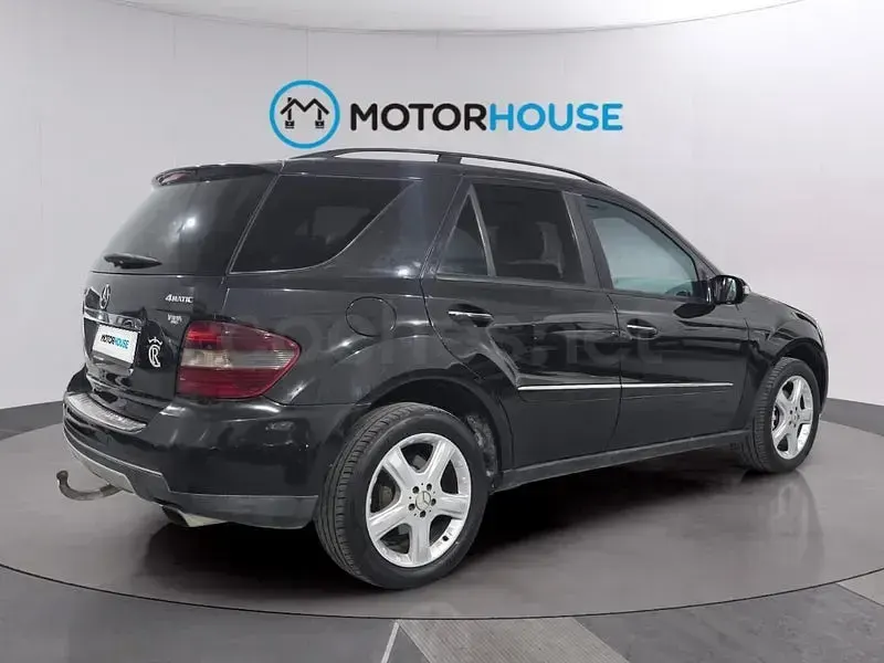 Usado Mercedes ML320 224 CV (164 kW) 2006 Negro SUV