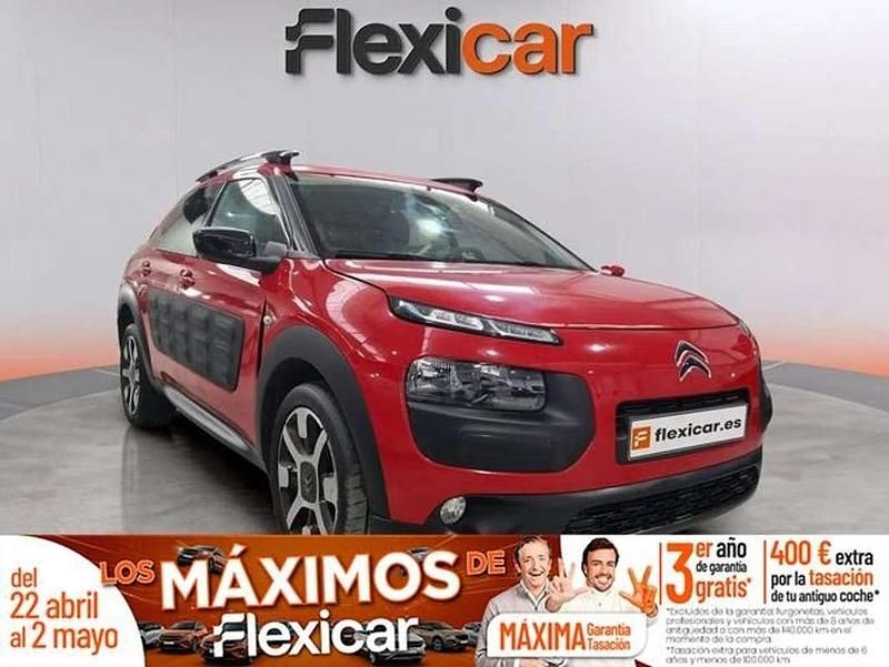 Usado Citroën C4 Cactus Shine 99 CV (72 kW) 2017 Rojo Utilitario