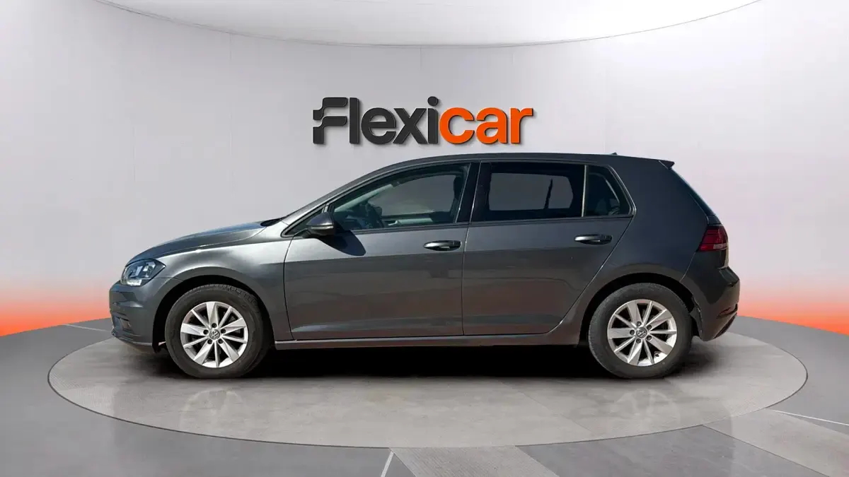 Usado VW Golf VII Advance 116 CV (85 kW) 2019 Gris Utilitario