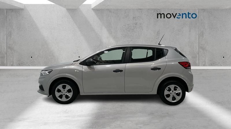 Usado Dacia Sandero Expression 101 CV (74 kW) 2024 Gris / plata Berlina