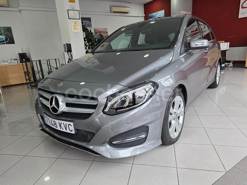 Usado Mercedes B200 150 CV (110 kW) 2019 Gris Monovolumen