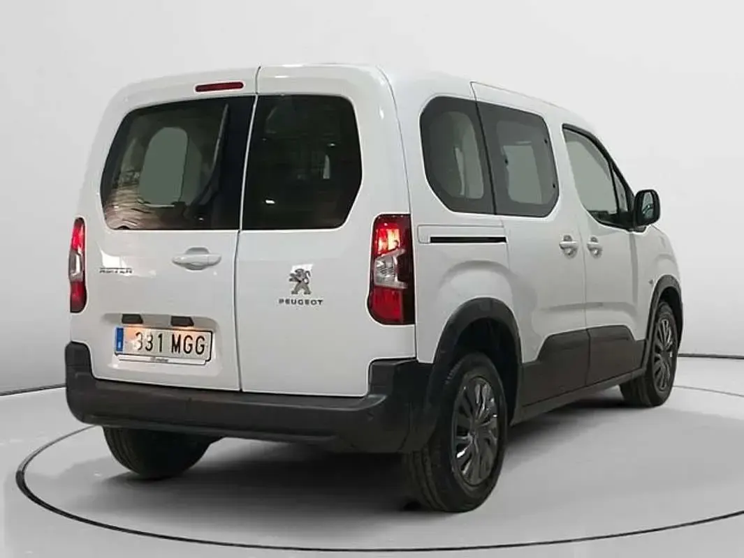 Usado Peugeot Rifter Business-Line 102 CV (75 kW) 2023 Blanco Monovolumen