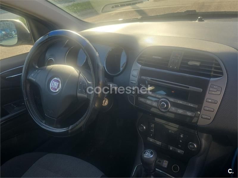 Gris / plata Usado 2007 Fiat Bravo Active Utilitario | 2500 € (Buen precio) - Imagen 1/4