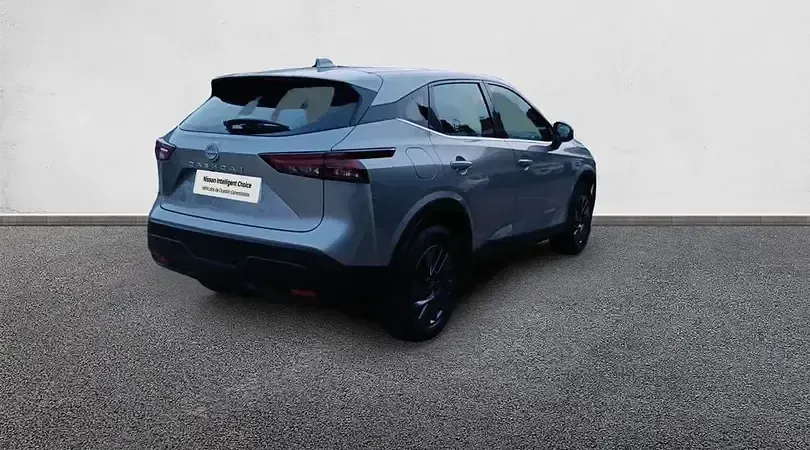 Begagnad Nissan Qashqai Acenta 158 HK (116 kW) 2024 Silver SUV