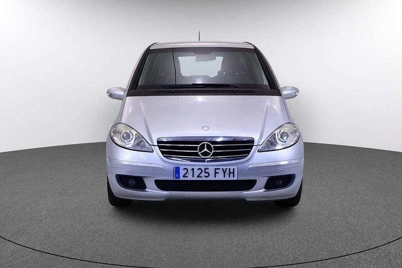 Usado Mercedes A180 Avantgarde 109 CV (80 kW) 2007 Plata Utilitario