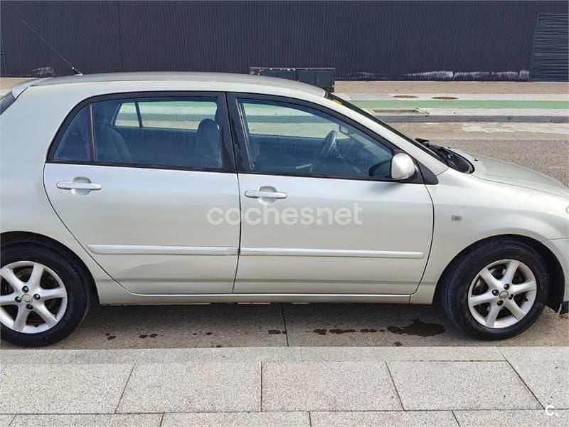 Usado Toyota Corolla Luna 116 CV (85 kW) 2006 Gris / plata Berlina