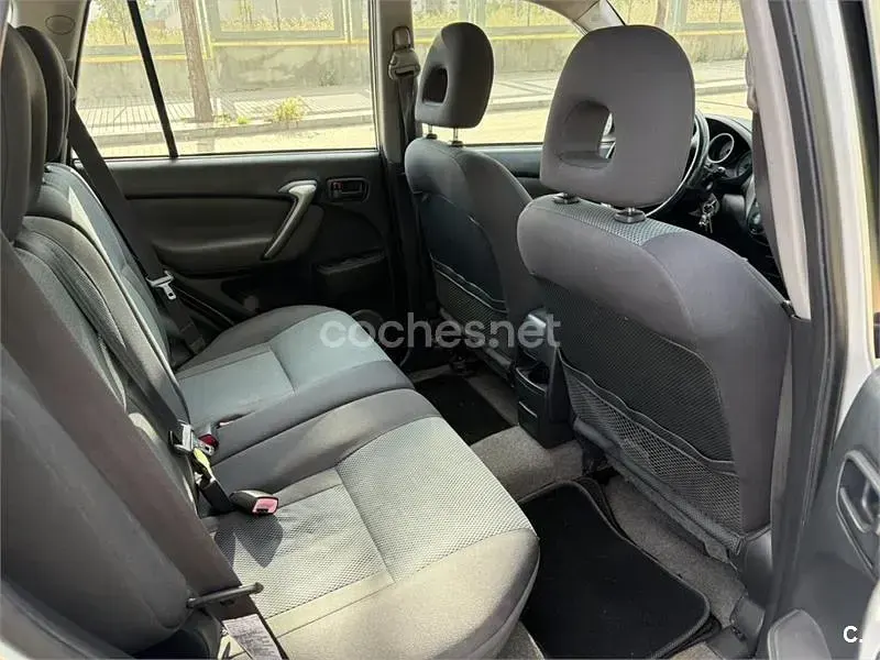 Usado Toyota RAV4 Luna 150 CV (110 kW) 2003 Gris / plata SUV