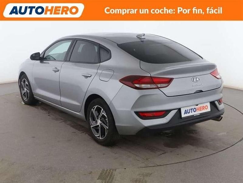 Usado Hyundai i30 120 CV (88 kW) 2022 Gris Utilitario